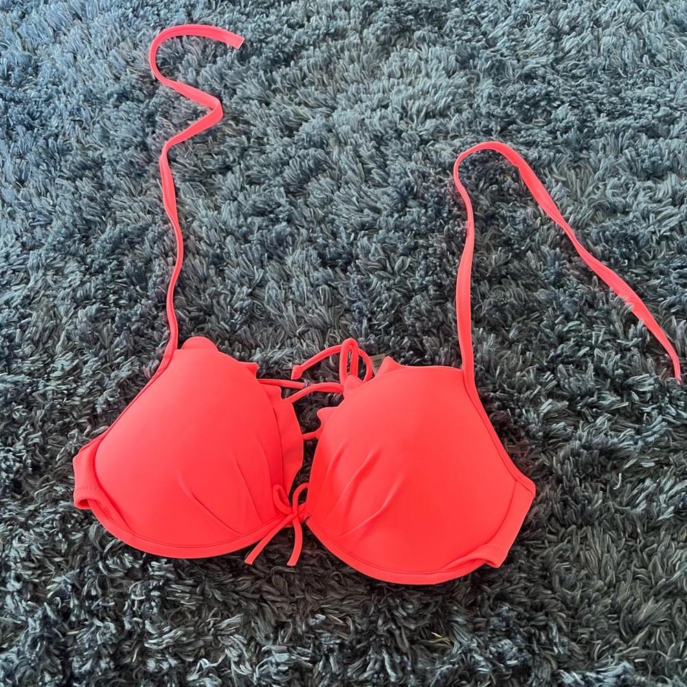 Victoria’s Secret push up Malibu bikini top